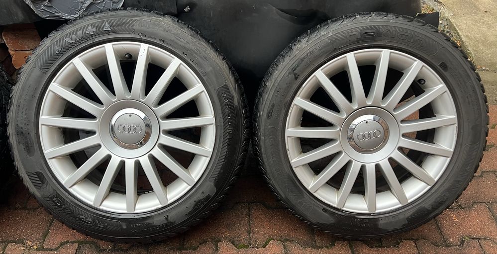 Felgi Audi z oponami zimowymi 205/55/16  5 x 112