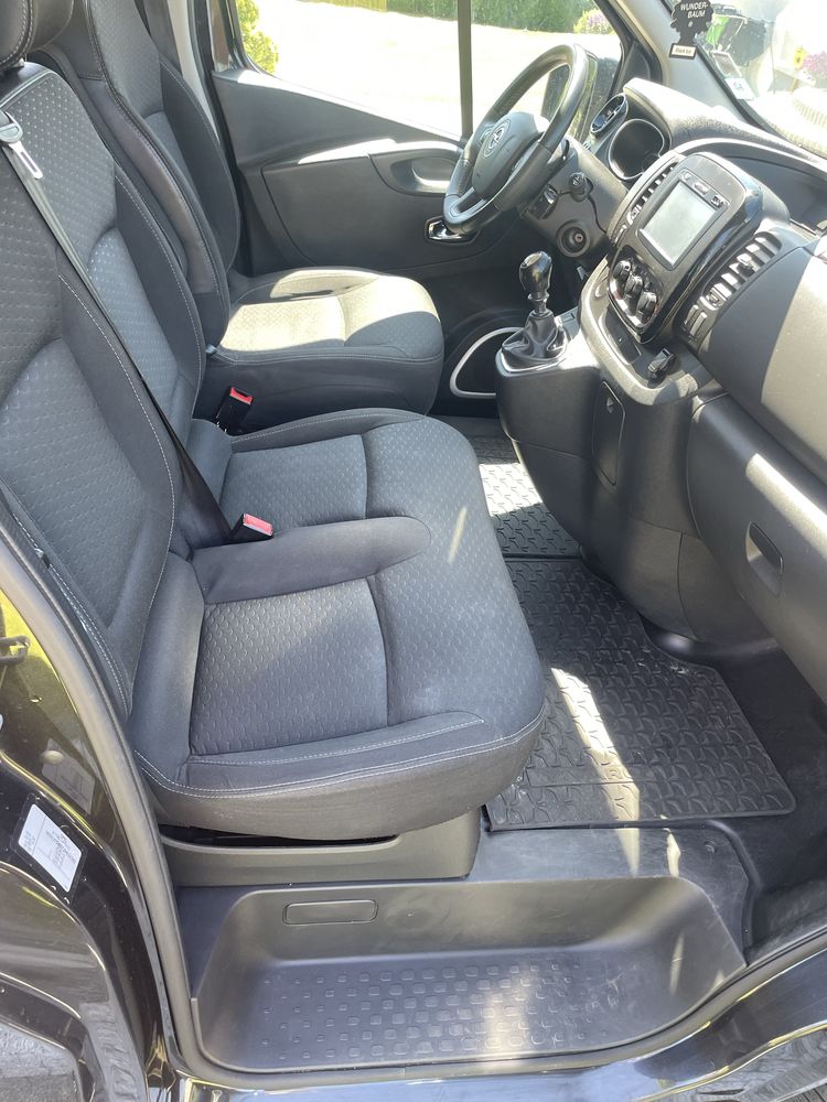 Opel vivaro long 2018 r 1.6 biturbo 125 9 osobowy