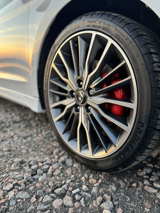 Hyundai Elantra Sport  2018 White 1.6L turbo