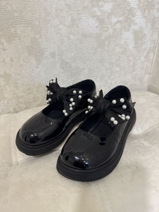 Зимові чобітки zara / туфлі, кросівки