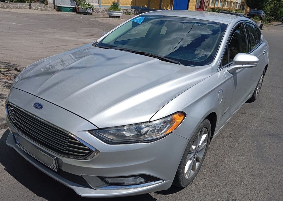 Авто в аренду.Гибрид plug in! Кожа!Ford Fusion 2017. Такси можно