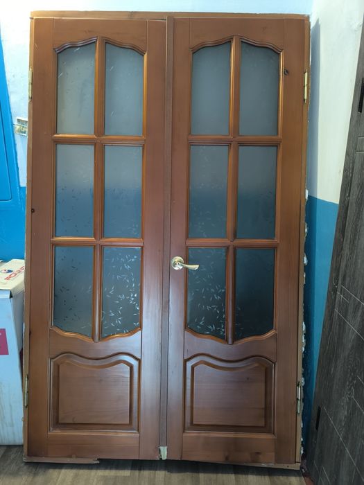 Продам двері міжкімнатні дерев'яні