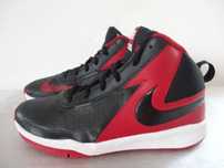 Buty Nike Team Hustle D7 roz. 40 Do Koszykówki Sportowe