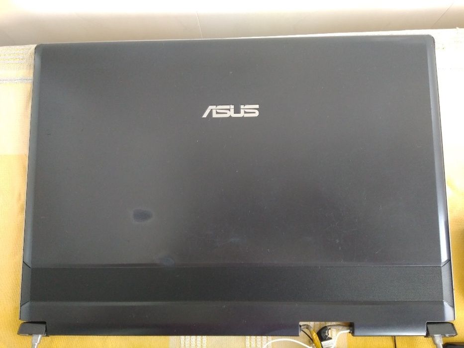 Разборка Asus X50VL: корпус, модем, шлейф вебкамеры