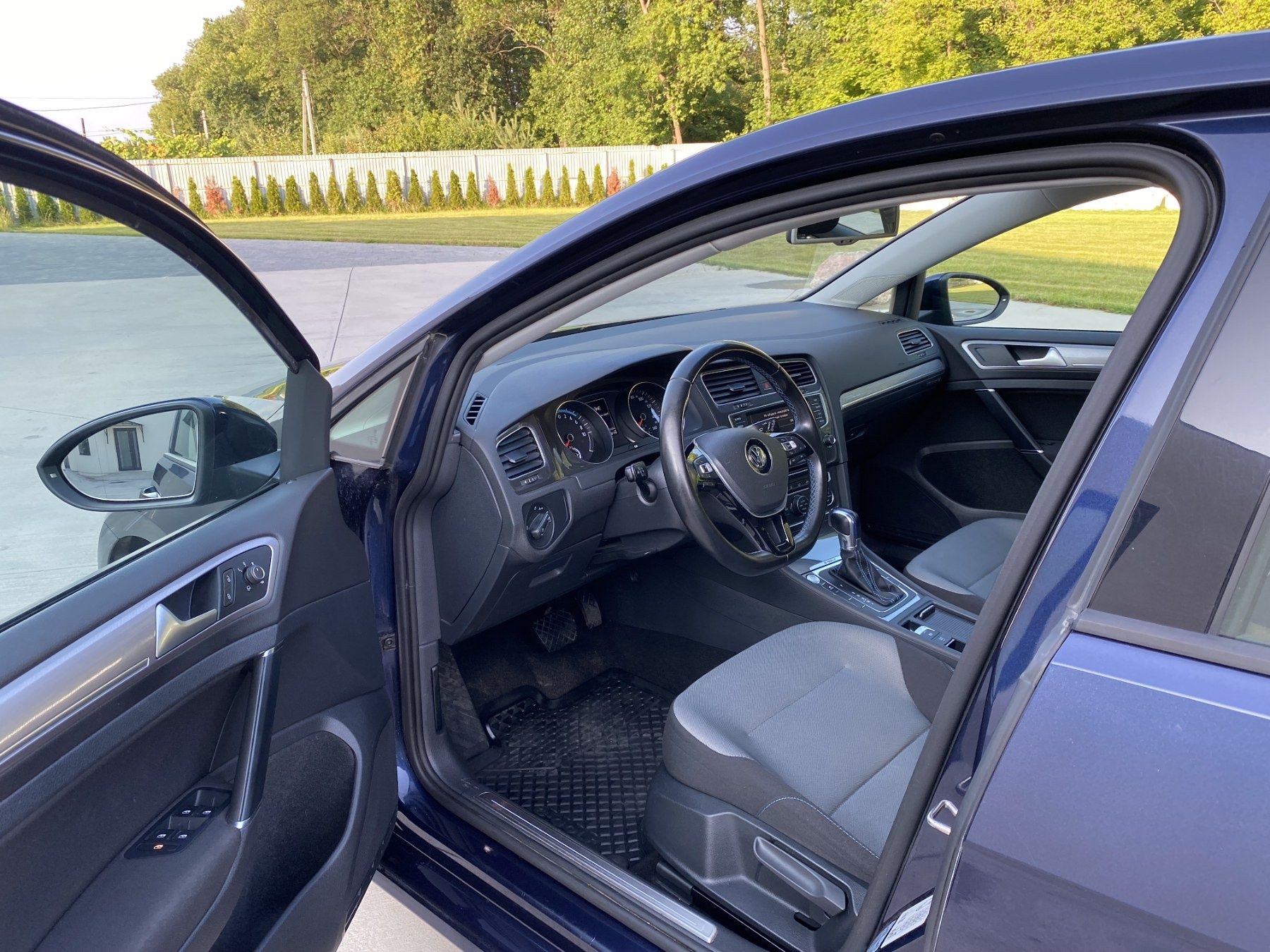 E-Golf 2015 8200$