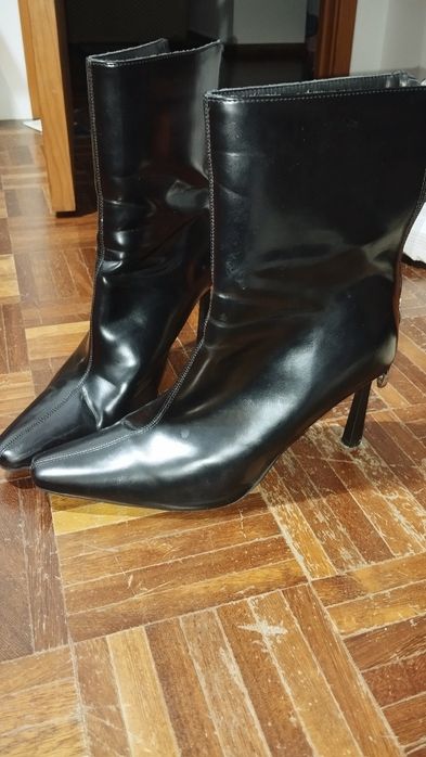 Bota preta cano médio
