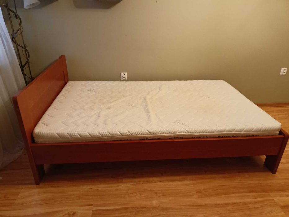 Łóżko z materacem do sypialni drewniane dwuosobowe