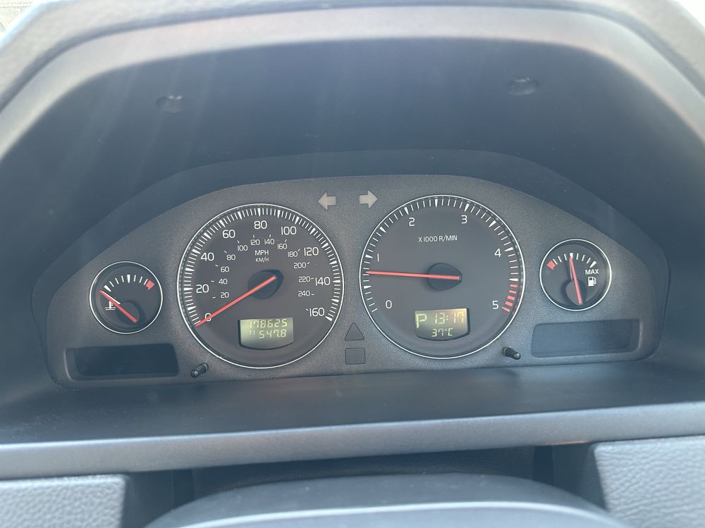 Продам Volvo XC90