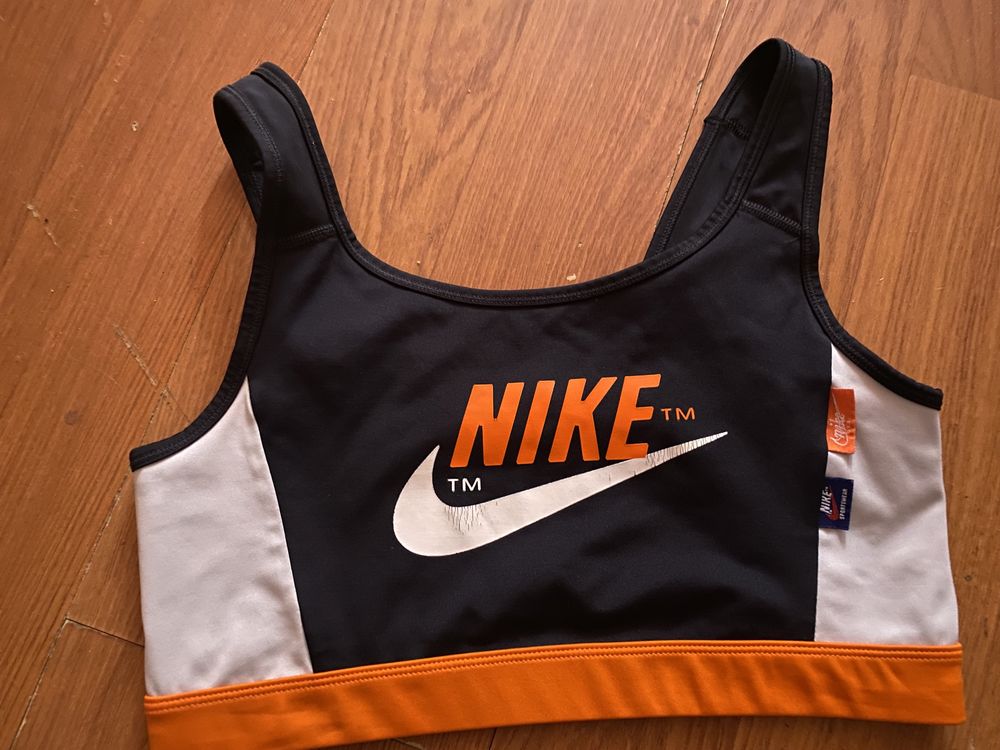 Спортивний топ nike