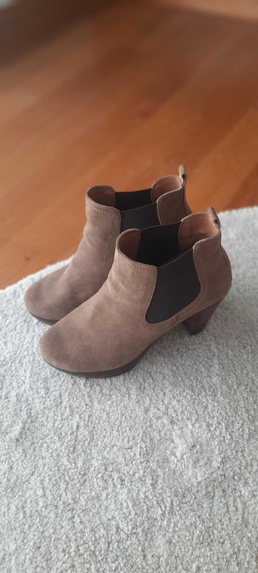 Vendo botas giríssimas, tamanho 39