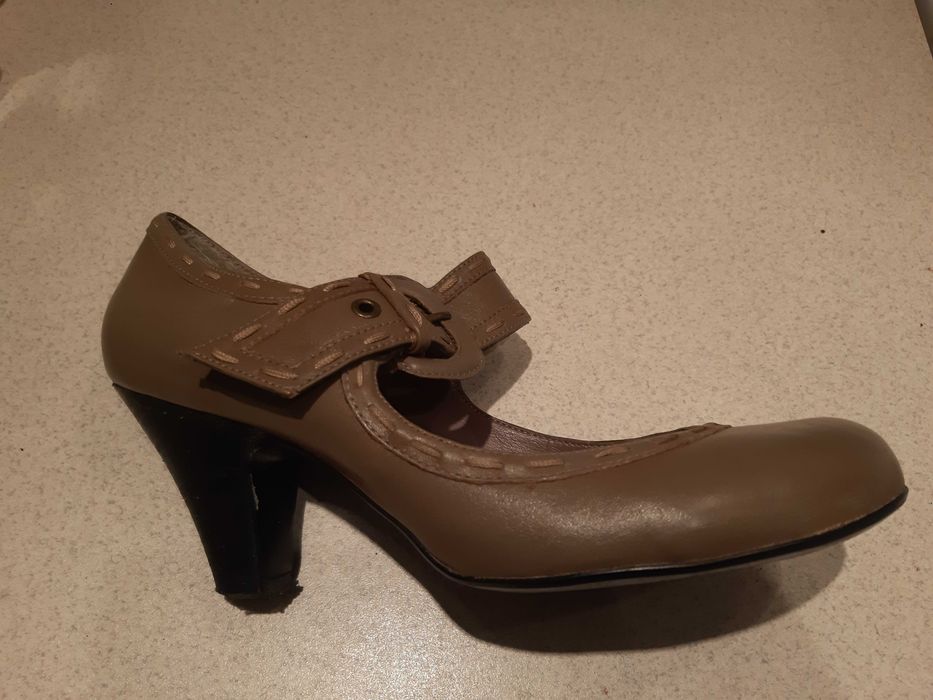 piękne czółenka ciemny brąz/khaki Nude 37