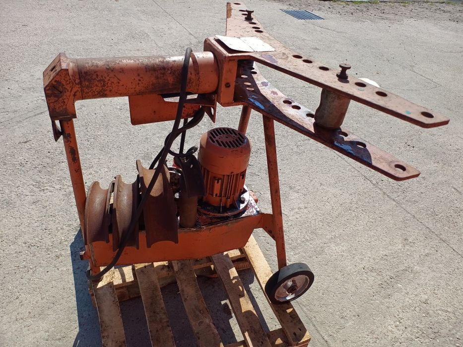 Giętarka do rur hydrauliczna elektryczna ZREMB GH2A