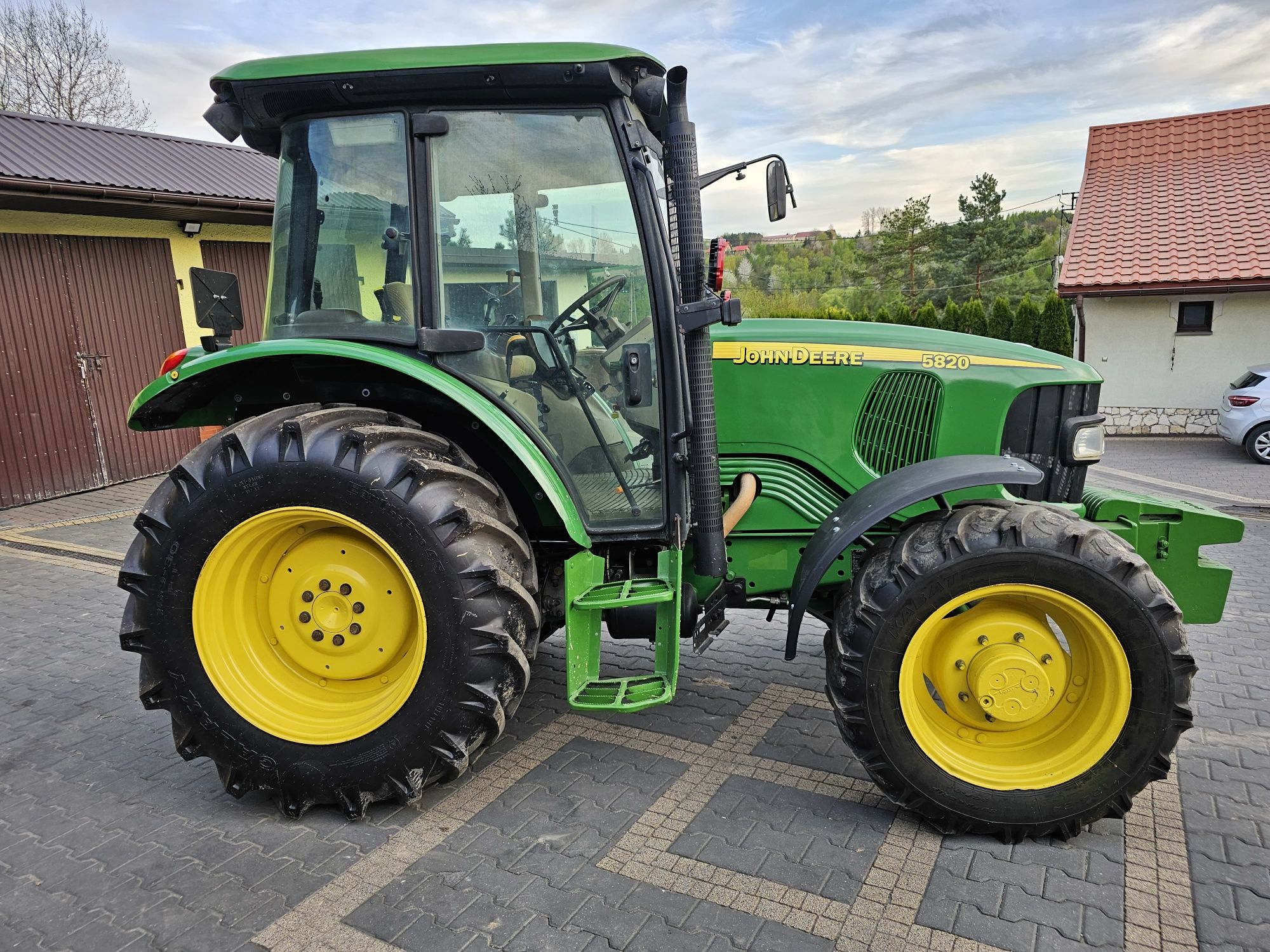 John Deere  5820 PowerQuad , Pneumatyka , Klimatyzacja