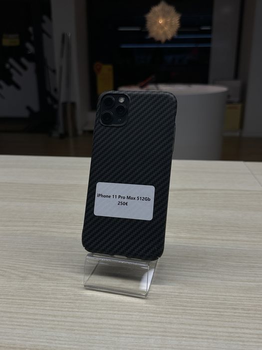 iPhone 11 Pro Max 512GB - Capacidade Máxima