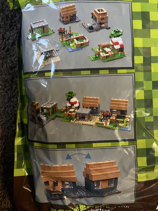 Величезна упаковка лего