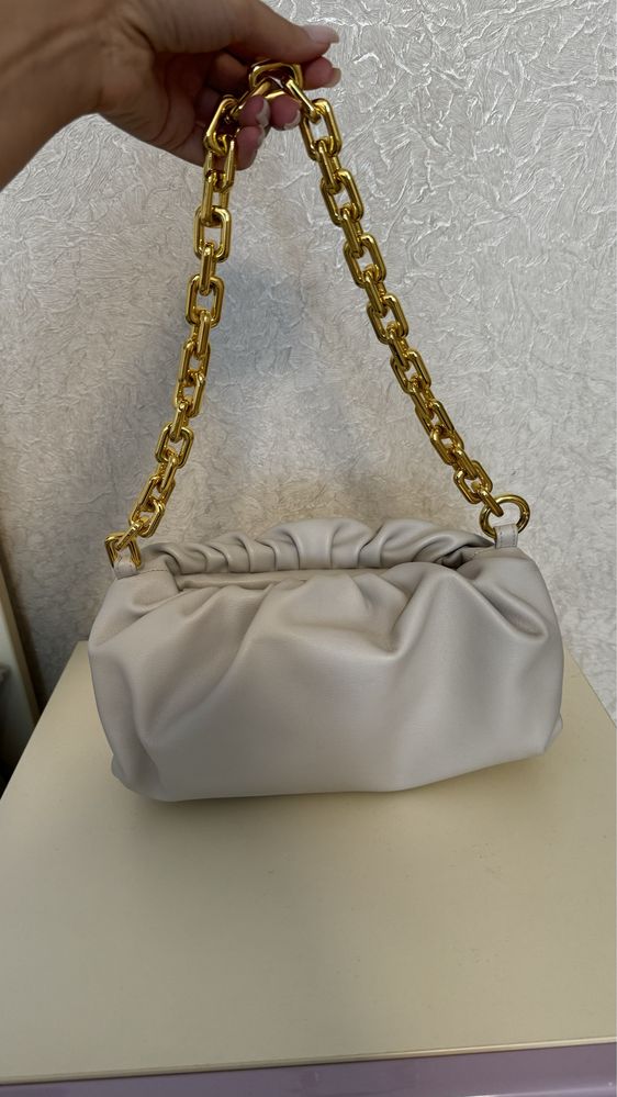 Сумка Bottega Veneta  The Chain Shoulder Bag