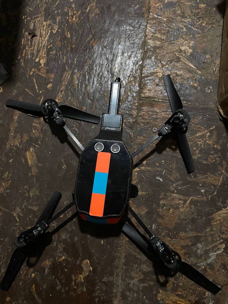 Продам дрон Parrot AR.Drone 2.0