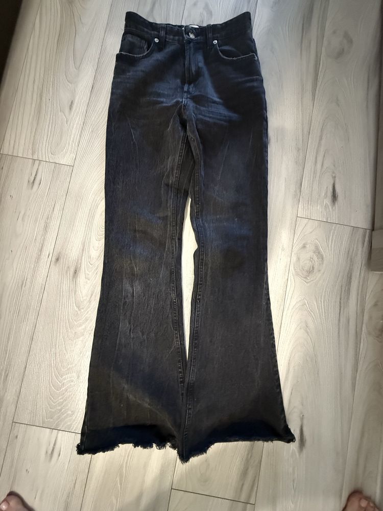 Джинси ZARA кльош чорні XS 34
