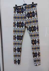 Spodnie legginsy z geometrycznym nadrukiem r.S/M