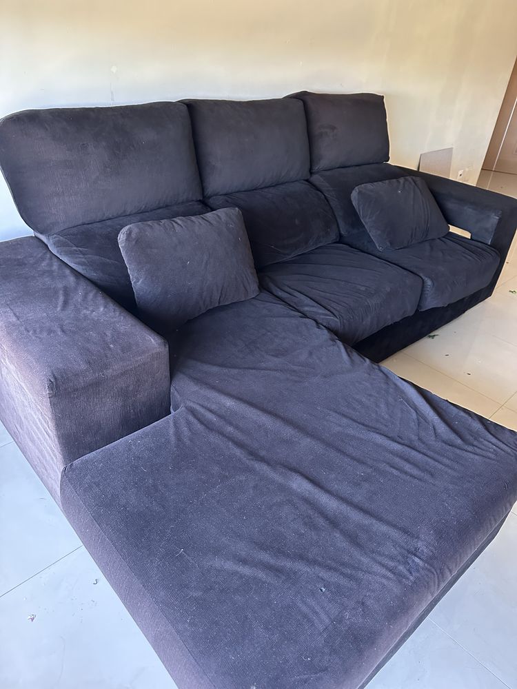 Sofá 3 lugares preto usado