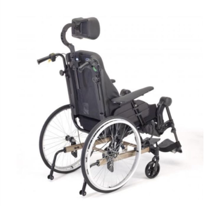 Многофункциональная инвалидная коляска кресло Invacare Rea Clematis