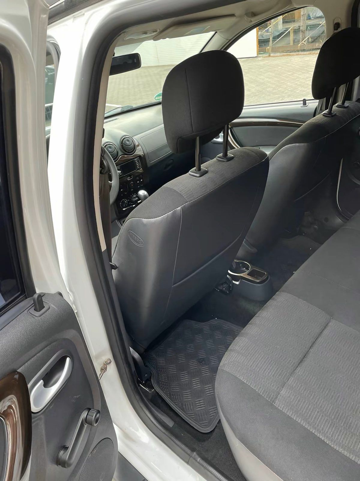 Dacia DUSTER 2012 рік газ бензин