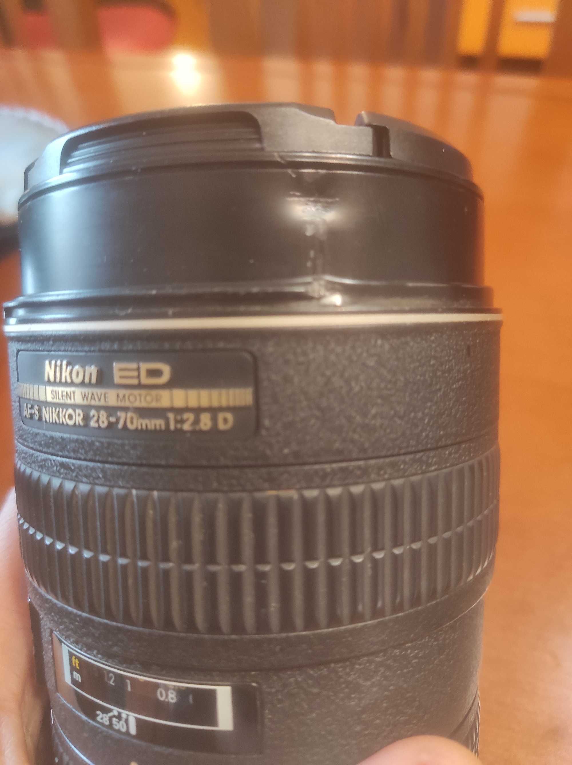 Nikon ED AF-S Nikkor 28-70mm f/2.8 D