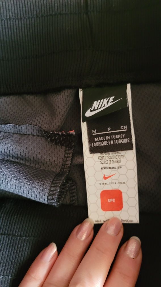 Спортивні брюки Nike
