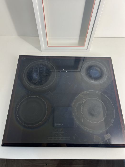 Варильна поверхня Bosch PKF651B17E, склокераміка