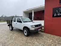 Carrinha Nissan Navarra 5 lugares