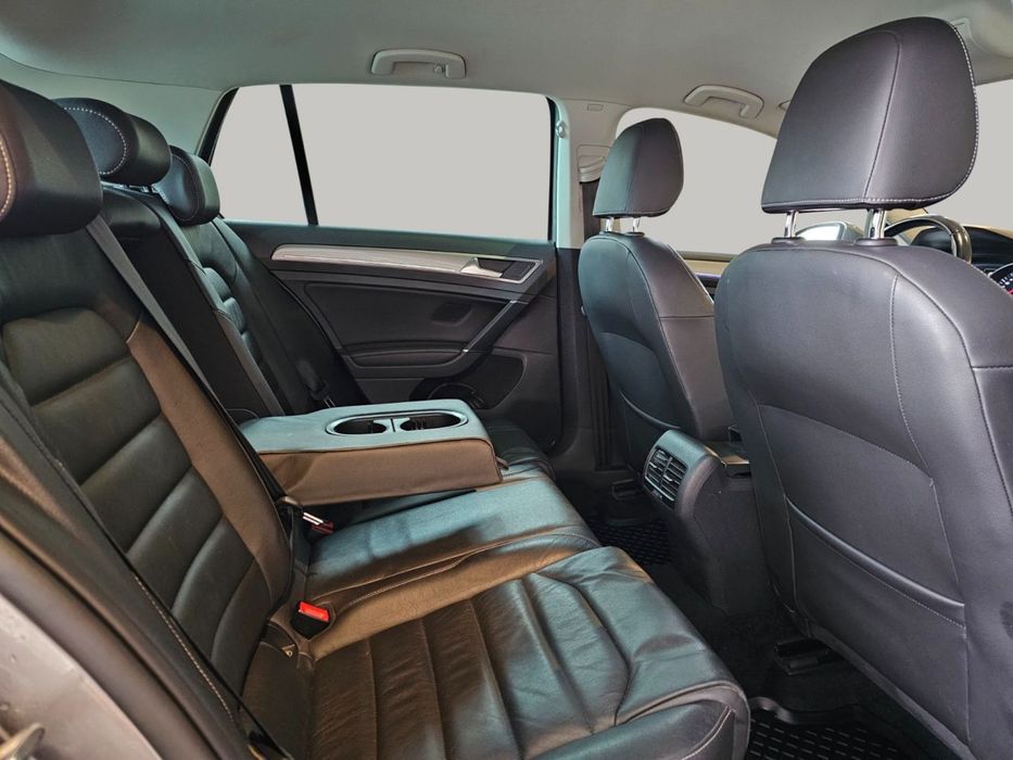 Volkswagen Golf 2016p з Європи