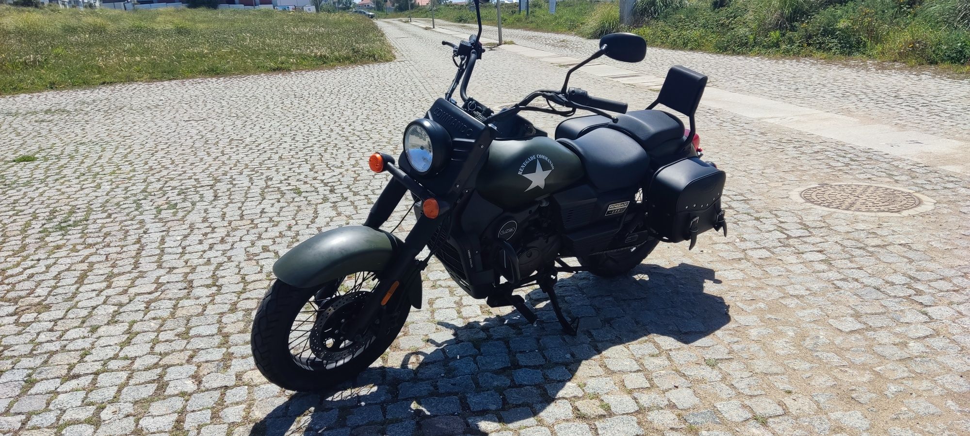 UM Renegade Commando 125cc - Nao necessita carta de mota