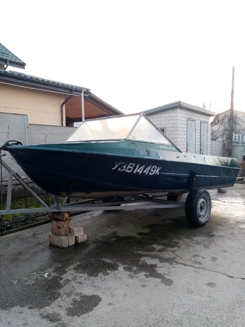 Продам Лодку "Крим"с мотором.