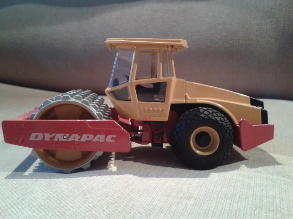 Vendo miniatura Joal - Cilindro Dynapac CA512