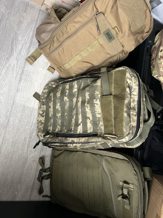 Продам все що на фото так мед та наплічники парамедика