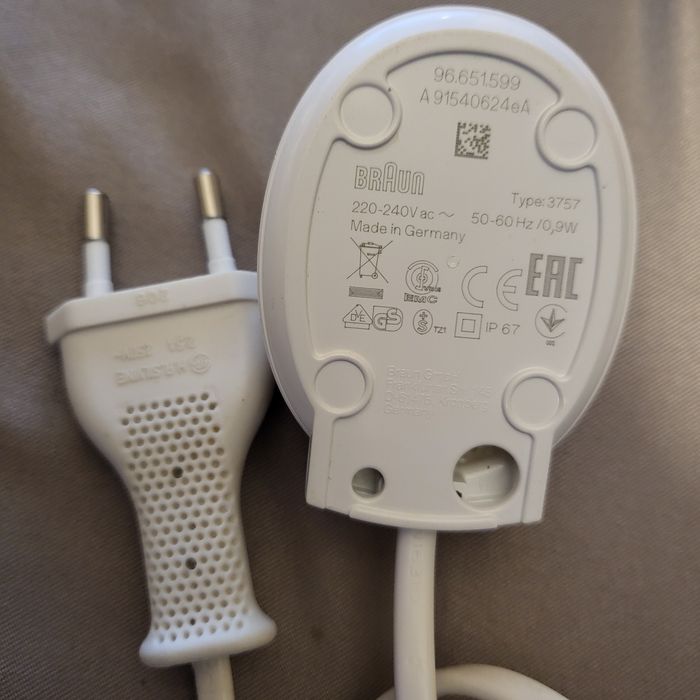 Oryginalna niemiecka  ładowarka do szczoteczek Orla B model 3757