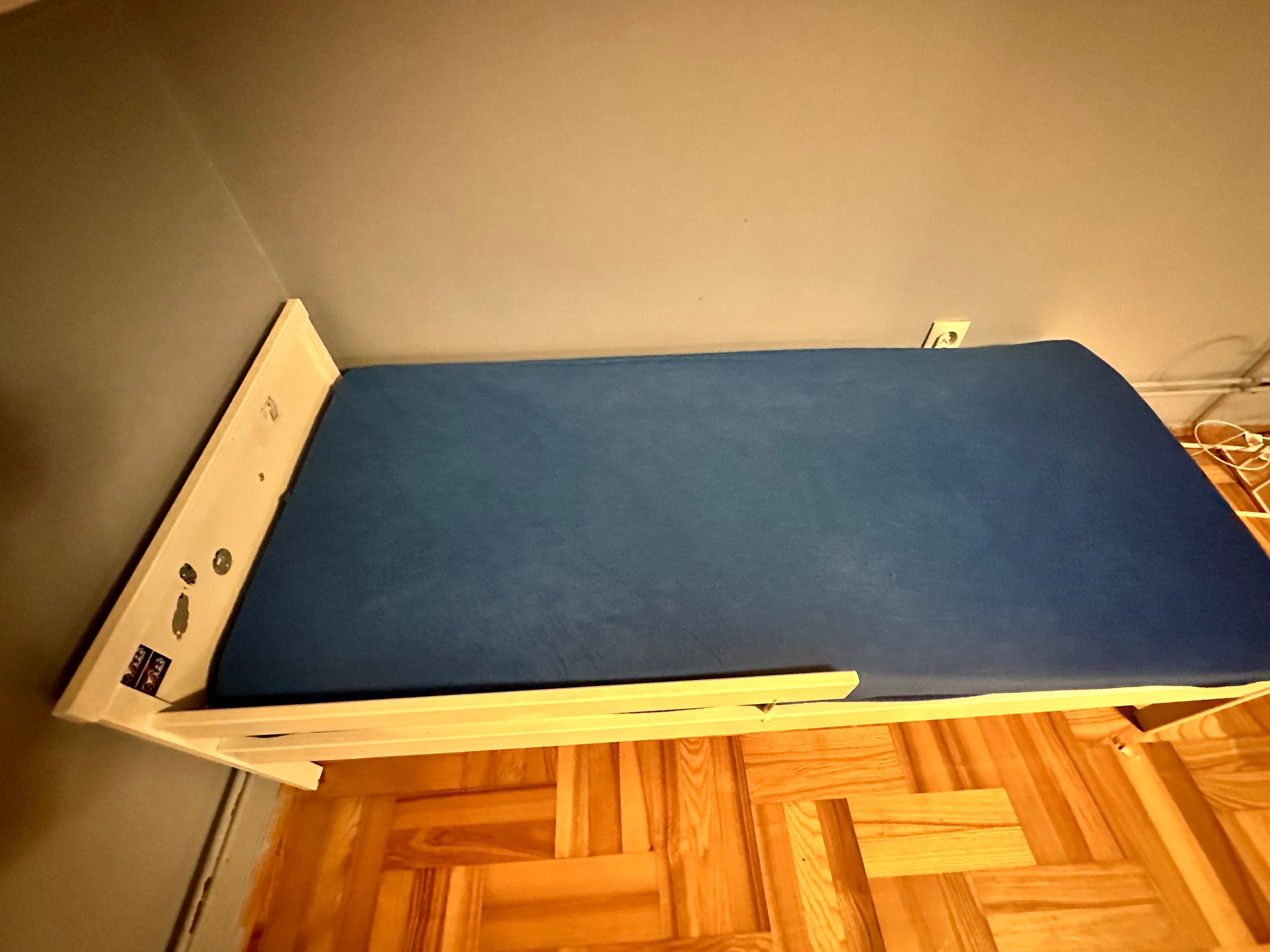 Łóżko dziecięce z materacem  ikea