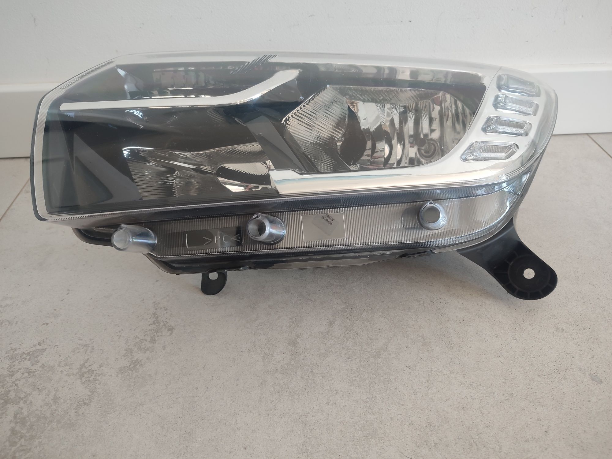Lampa Reflektor Lewy Przód Dacia Sandero Logan II 17r Oryginał