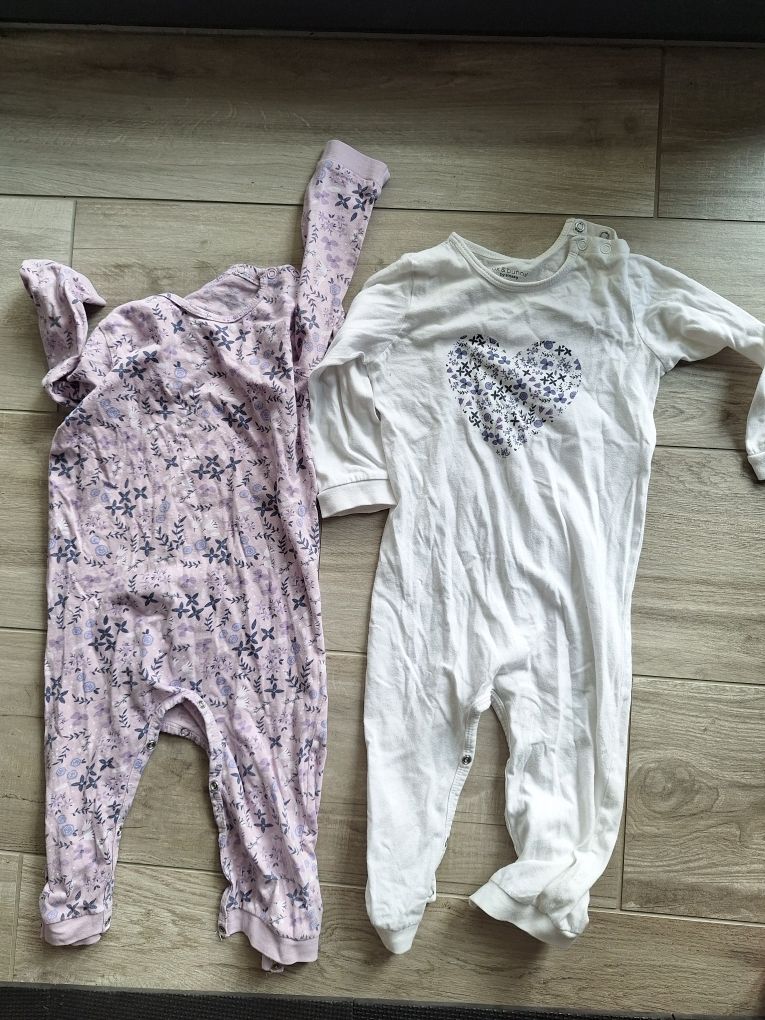 Paka ubrań r. 92 bluzki swetry body spodnie i inne - 27 ubrań