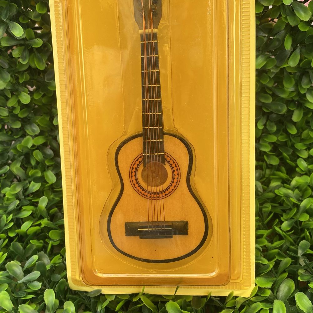 Guitarra Classica Decorativo em Miniatura