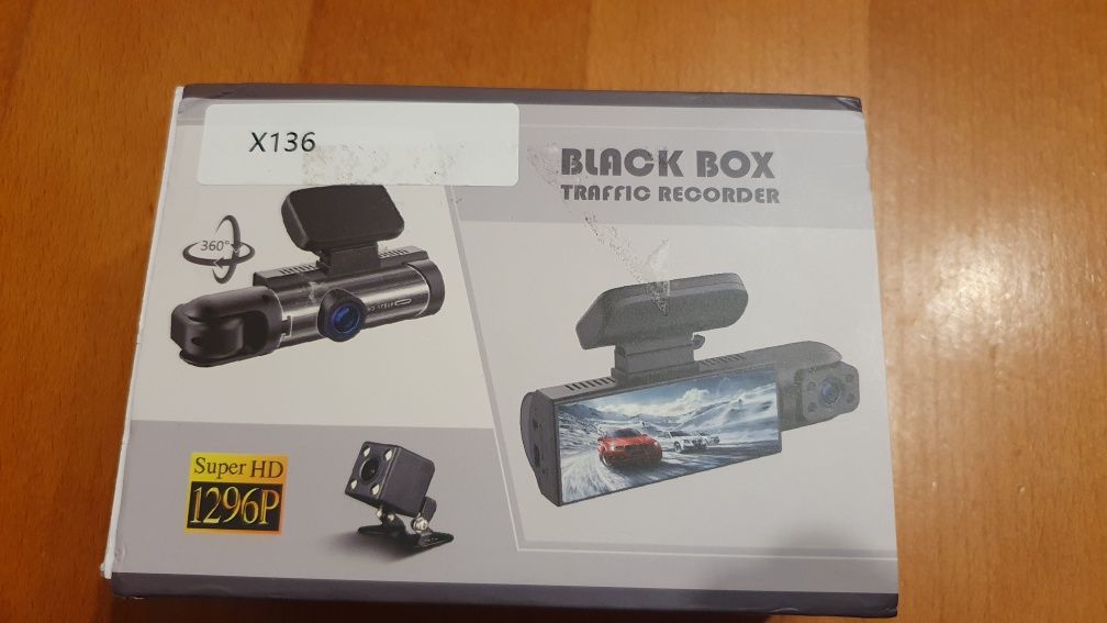 Câmara para carro X136 HD dashcam novo

2 lentes,