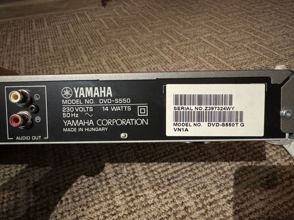 Amplituner Yamaha RX-V550+DVD S550