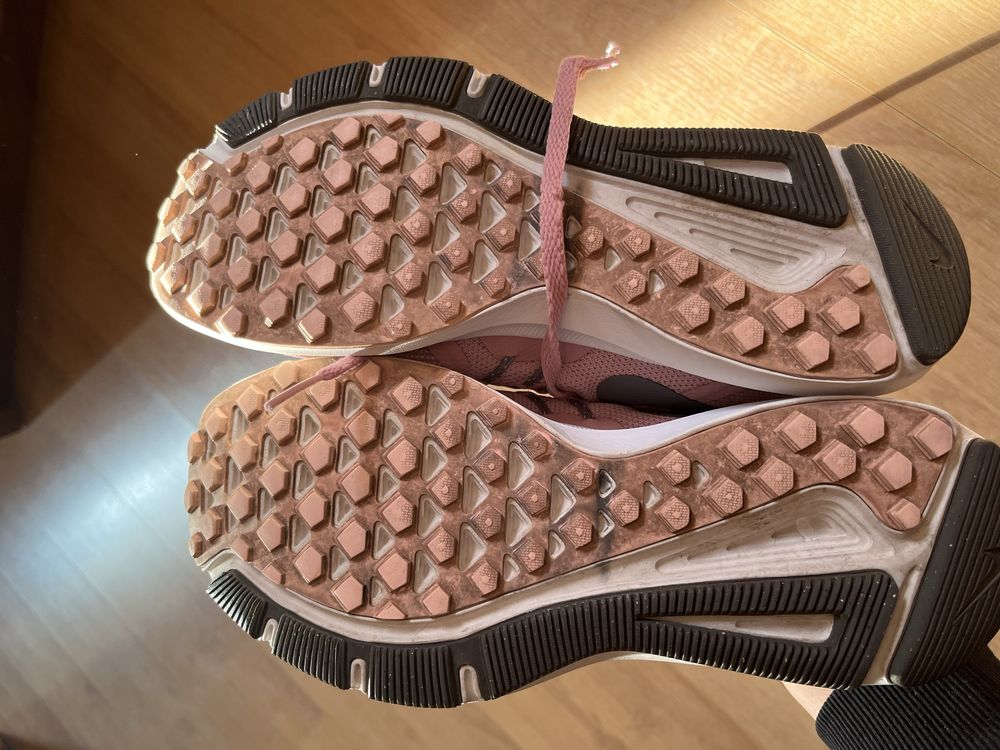 Buty ròźowe Nike Running