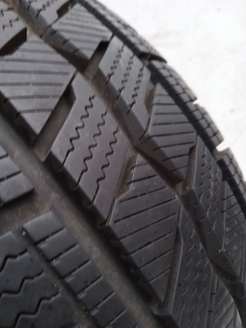 Opona zimowa 225/65R16C Hankook Winter icept LV Demo jak Nowa