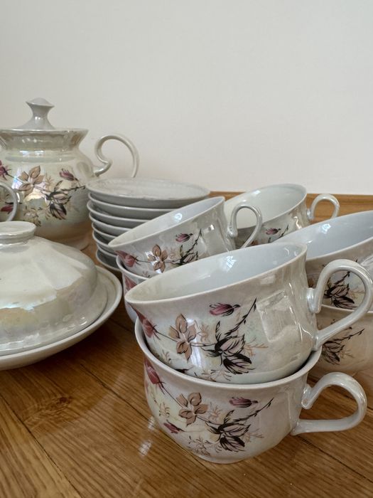 Сервіз/набір посуду із вставками перлини