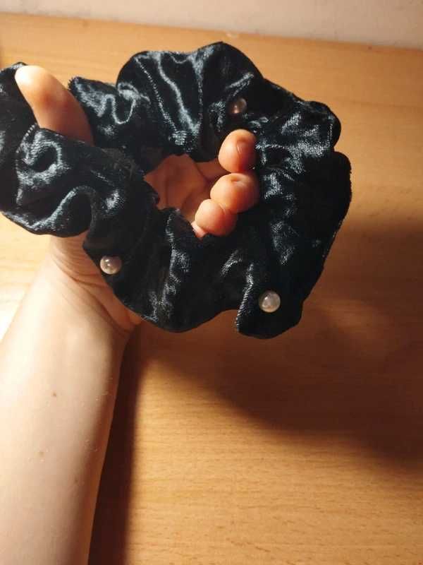 Elástico preto veludo com pérolas