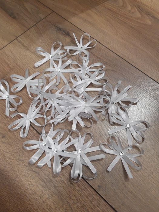 Kokardki zawieszki wstążki srebrne na butelki alkohol wódkę wesele