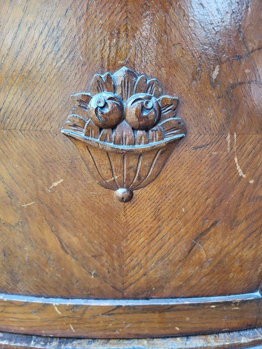 Kredens przedwojenny