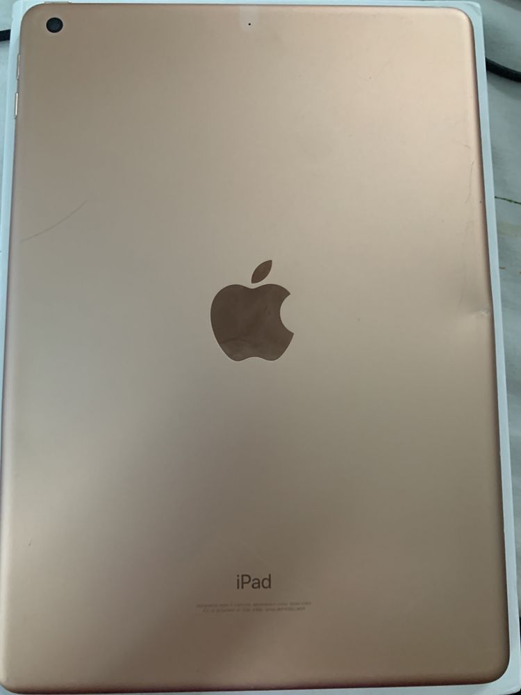 Продам iPad 6 32Gb wi-fi. Айпад 6 32гб(планшет не гнутий)