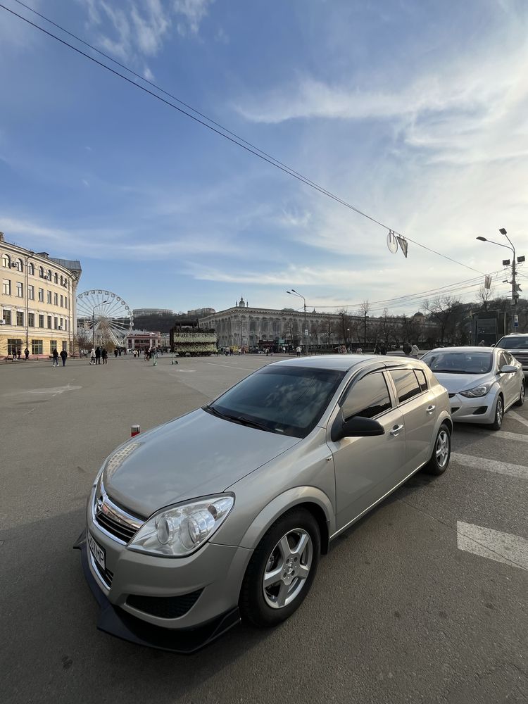 Продам Opel Astra H